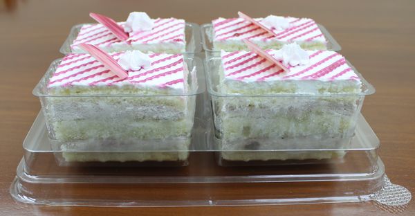 Black Currant Eggless Cake (9.9oz)